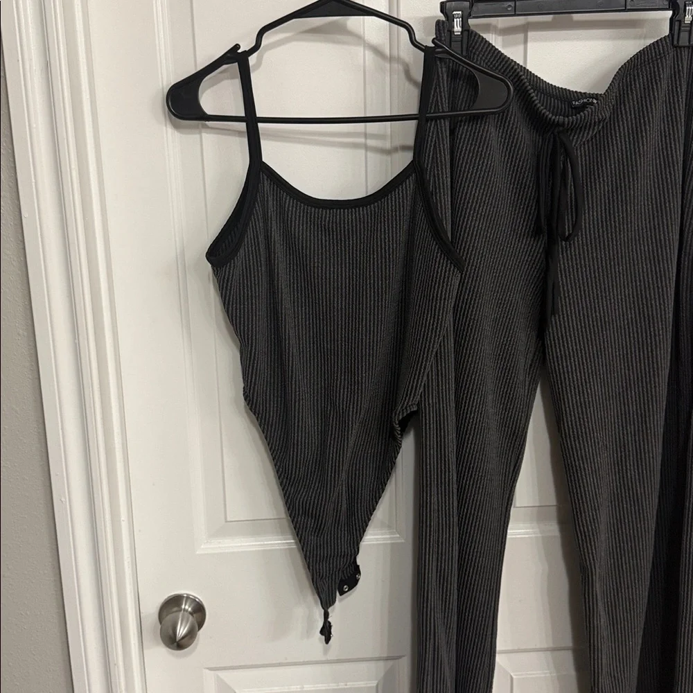 Fashion Nova Black and Gray 2 piece set - Picture 3 of 10